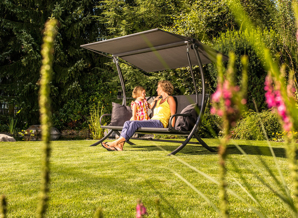 Hollywoodschaukel Im Garten sdatec.com